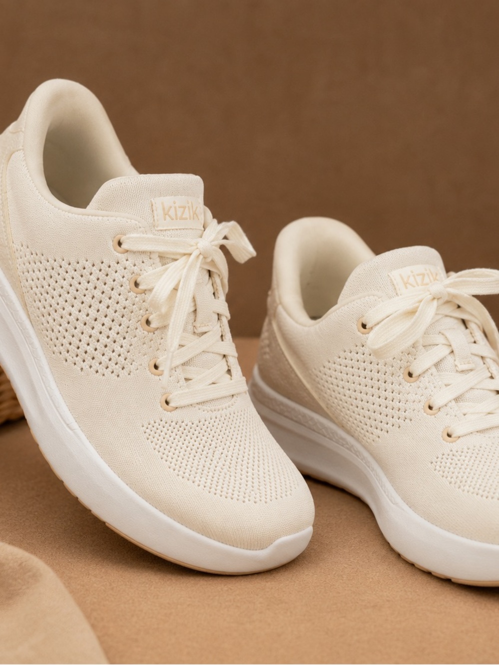 Kizik Hands Free Knit Sneakers Women’s 9.5-11 Wide White Comfort Shoes
